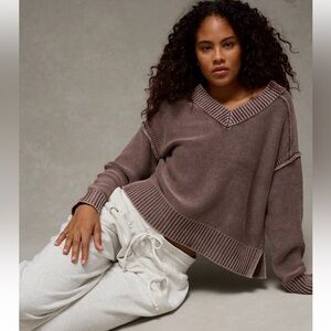 American Eagle Outfitters Coffee V-Neck Sweater